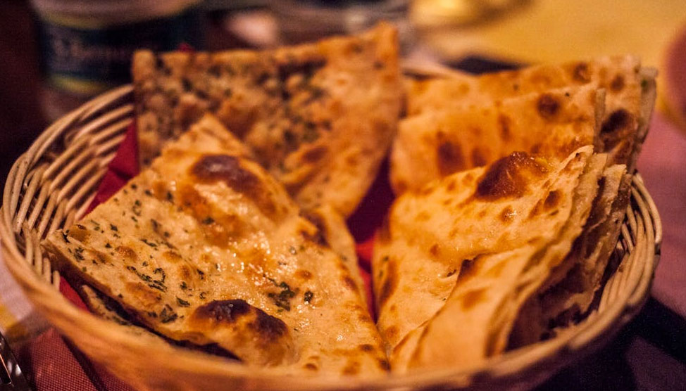 Butter / Garlic Naan